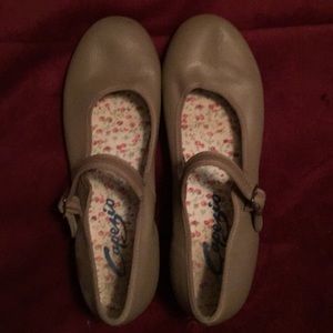 Capezio tap shoes